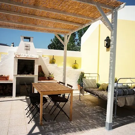 Gasthof The Five House